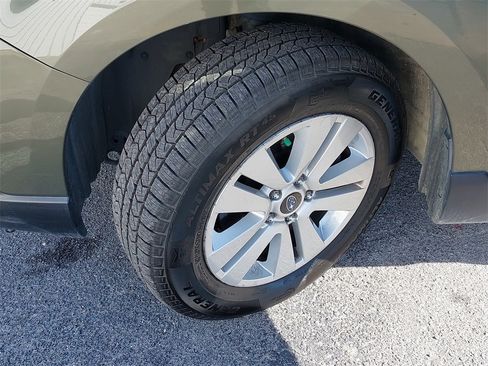 Used 2017 Subaru Outback 2.5i Premium image 28