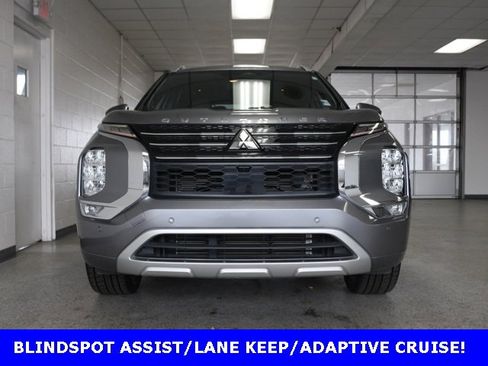Used 2022 Mitsubishi Outlander SEL image 2
