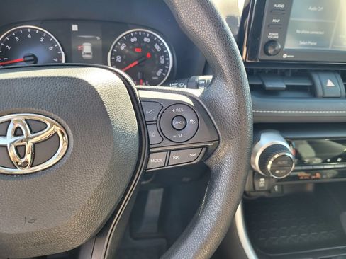Used 2022 Toyota RAV4 XLE w/ Convenience Package FWD image 23
