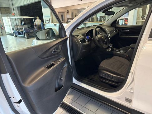 Used 2023 Chevrolet Equinox LT image 13