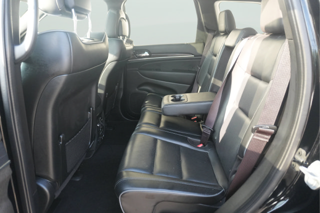 Used 2020 Jeep Grand Cherokee Overland AWD/4WD image 11