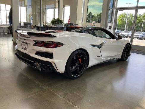 Used 2025 Chevrolet Corvette E-Ray AWD/4WD image 28