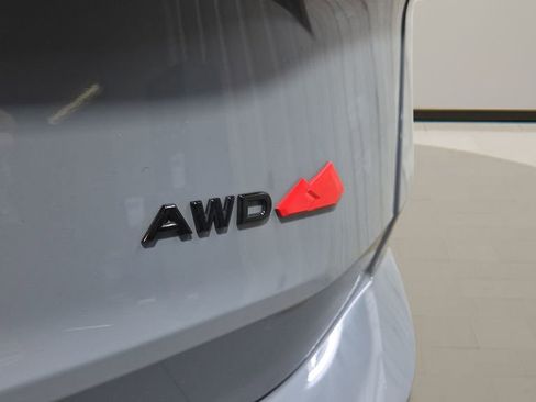 Used 2025 Nissan Rogue SV AWD/4WD image 30