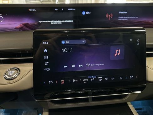 Used 2024 Lincoln Nautilus Reserve w/ Equipment Group 202A image 12