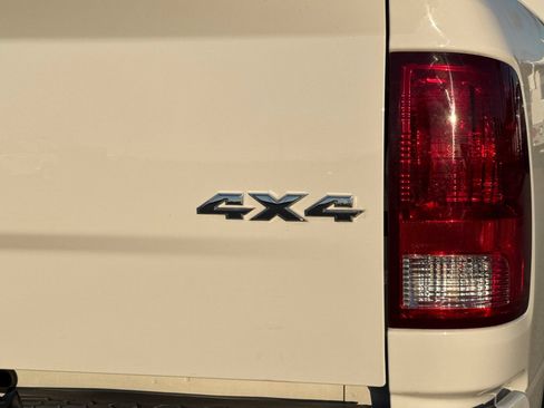 Used 2019 RAM 1500 Express AWD/4WD image 30