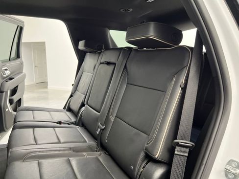 Used 2023 GMC Yukon SLT image 27