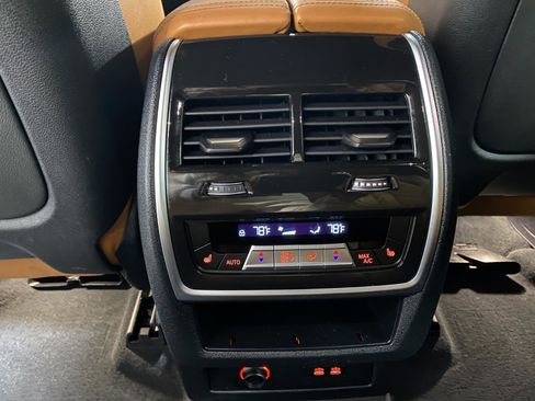 Used 2024 BMW X7 xDrive40i w/ Executive Package image 9