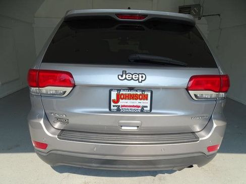Used 2018 Jeep Grand Cherokee Laredo AWD/4WD image 18
