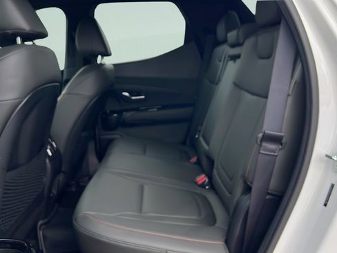 Certified 2025 Hyundai Santa Cruz Limited AWD/4WD image 10