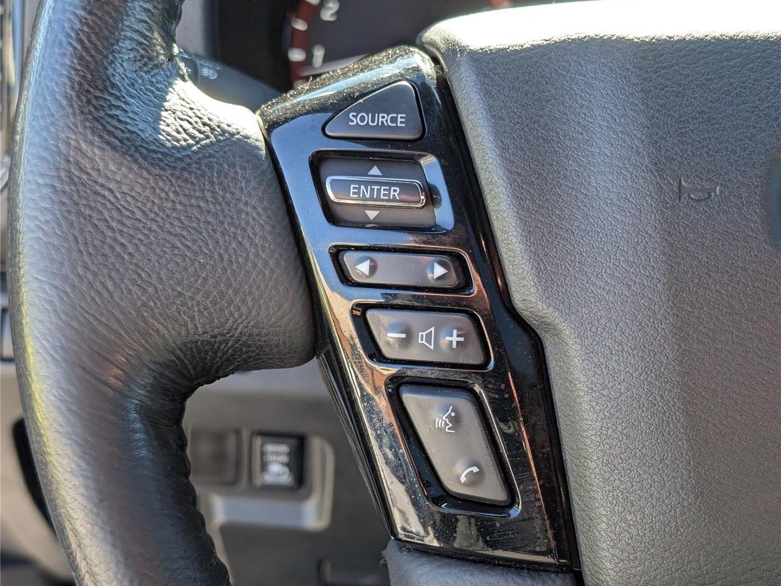 Used 2022 Nissan Frontier PRO-4X w/ Pro-4X Premium Package AWD/4WD image 24