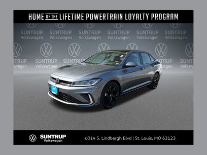 Used 2025 Volkswagen Jetta SE w/ Sunroof Package