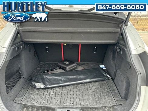 Used 2023 Jaguar F-PACE SVR image 9