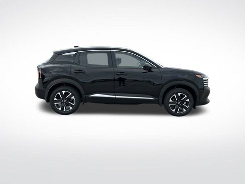 New 2026 Nissan Kicks SV w/ SV Premium Package image 6