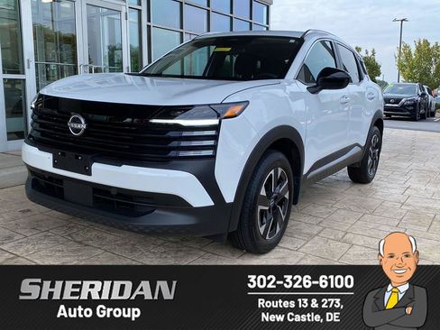 Used 2026 Nissan Kicks SV w/ SV Premium Package AWD/4WD image 1