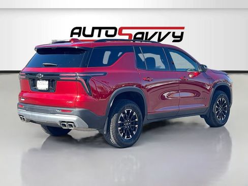 Used 2024 Chevrolet Traverse Z71 w/ Enhanced Driving Package AWD/4WD image 7
