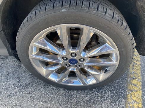 Used 2016 Ford Escape SE w/ SE Chrome Package image 7