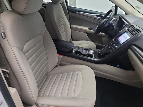 Used 2019 Ford Fusion SE image 21