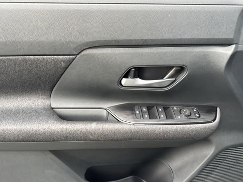 New 2025 Nissan Kicks SV w/ SV Premium Package image 9