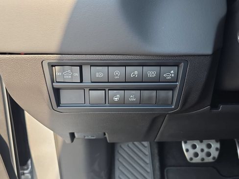 New 2026 Toyota Tundra Platinum w/ TRD Off-Road Package AWD/4WD image 22