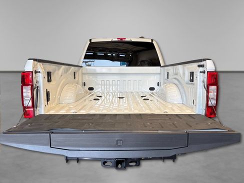 Used 2022 Ford F350 Lariat w/ Lariat Value Package AWD/4WD image 14