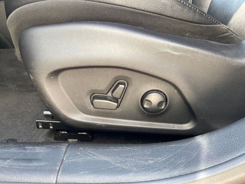 Used 2025 Jeep Compass Limited image 22