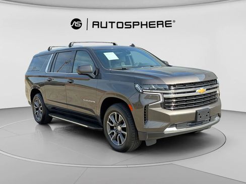 Used 2021 Chevrolet Suburban LT w/ Rear Media and Nav Package image 12