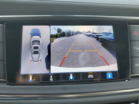 Used 2024 Buick Enclave Premium image 33