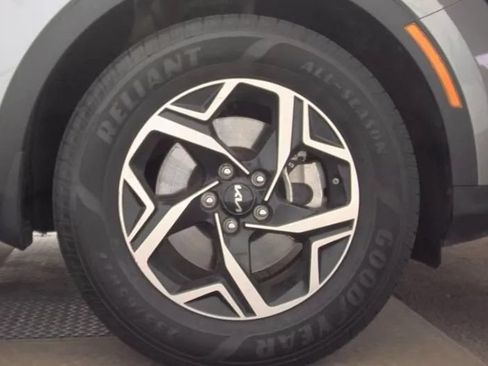 Used 2023 Kia Sportage LX AWD/4WD image 11
