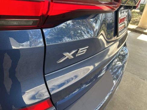 Used 2022 BMW X5 xDrive40i w/ M Sport Package AWD/4WD image 19