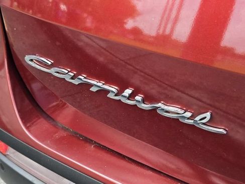 Used 2022 Kia Carnival SX FWD image 11