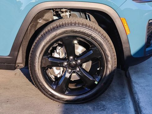 New 2026 Jeep Grand Cherokee Limited AWD/4WD image 11
