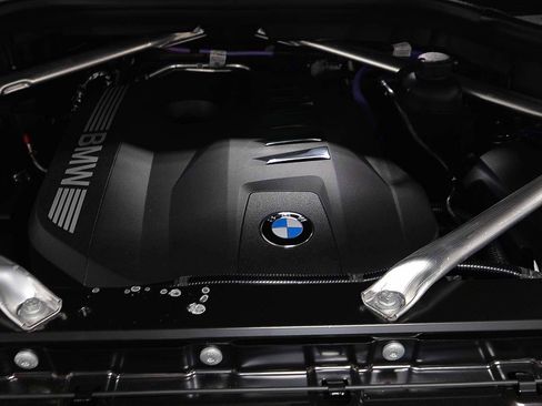 Used 2026 BMW X5 xDrive40i w/ M Sport Package image 17