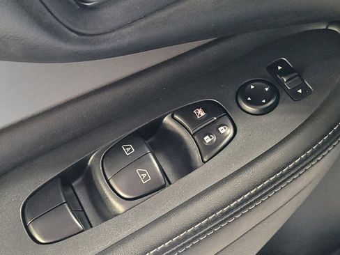Used 2019 Nissan Murano SV w/ Premium Package FWD image 27