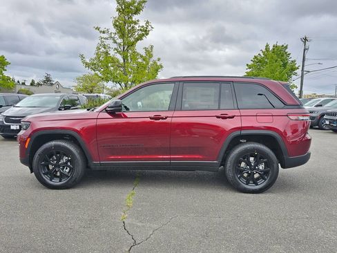 New 2025 Jeep Grand Cherokee Altitude image 6