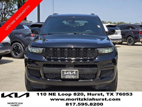 Used 2025 Jeep Grand Cherokee L Laredo RWD image 11