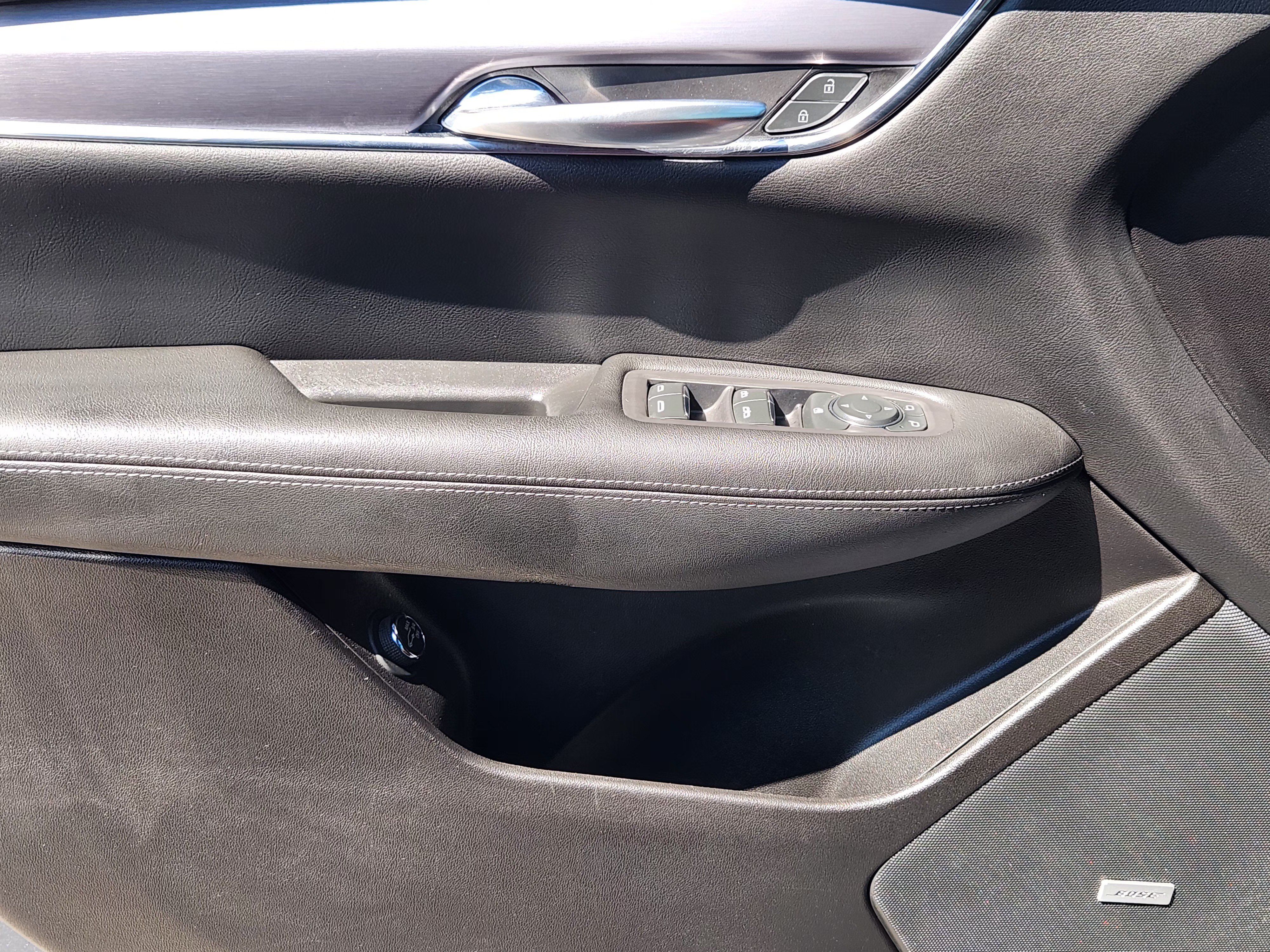 Used 2022 Cadillac XT5 Luxury w/ LPO, Floor Liner Package FWD image 24