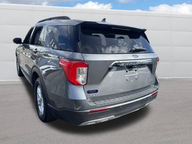Used 2024 Ford Explorer XLT w/ Equipment Group 202A RWD image 3