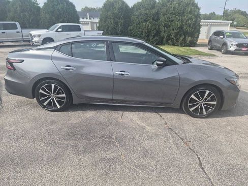 Used 2022 Nissan Maxima SV w/ Floor Mat Group FWD image 3