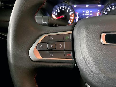 Used 2025 Jeep Compass Trailhawk AWD/4WD image 17