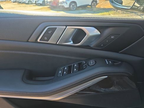 Used 2023 BMW X5 xDrive40i w/ Premium Package image 32