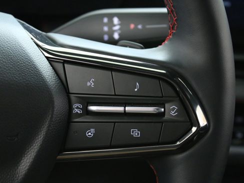 Certified 2025 Chevrolet Equinox RS w/ Safety and Technology Package image 15