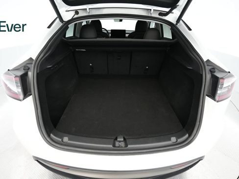 Used 2023 Tesla Model Y Long Range AWD/4WD image 8