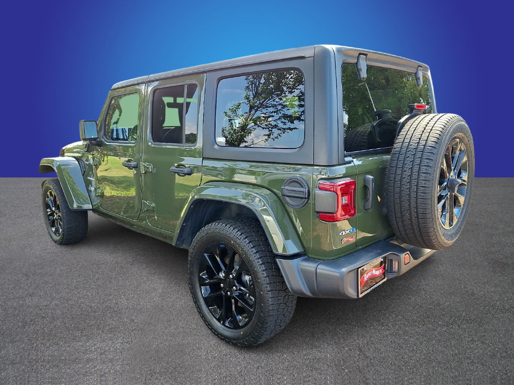 Used 2023 Jeep Wrangler Unlimited Sahara AWD/4WD image 6