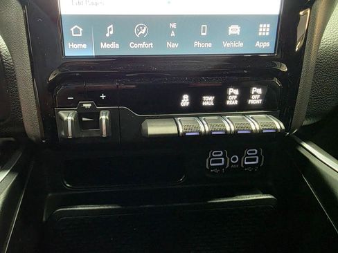 Used 2022 RAM 1500 Big Horn AWD/4WD image 36