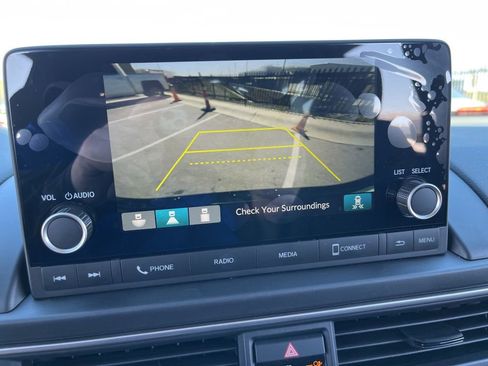 Certified 2025 Honda Pilot Sport image 23