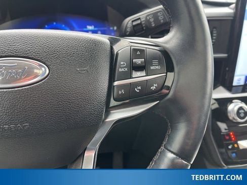 Certified 2022 Ford Explorer Platinum w/ Equipment Group 601A image 32