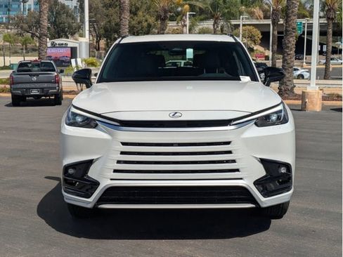 New 2026 Lexus TX 500h AWD image 2