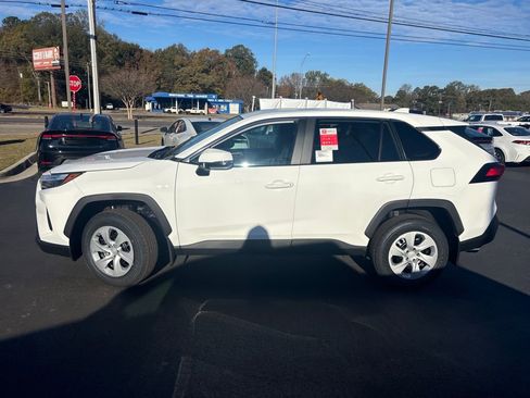 New 2025 Toyota RAV4 LE image 2