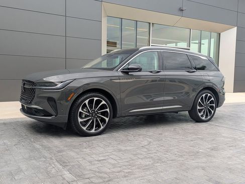 Certified 2024 Lincoln Nautilus Black Label AWD/4WD image 1