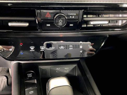 New 2026 Nissan Kicks SR w/ SR Premium Package image 33